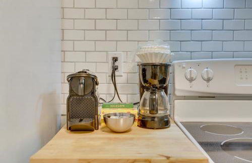 Cozy Swan Lake Apt with Grill and Private Yard - Foto 12