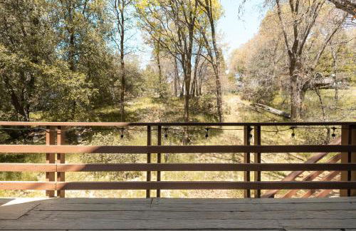 Sprocket Hollow Treetop A-Frame Log Cabin - Foto 27