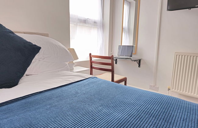 PRIVATE ROOMs In TOWN CENTRE FREE PARKING WIFI AND PATIO WITH AA STAY LTD - Foto 11