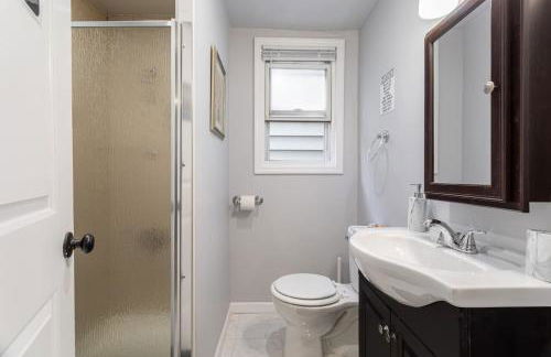 Updated 3BR 2BA Apartment Near NYC Airport - Foto 45