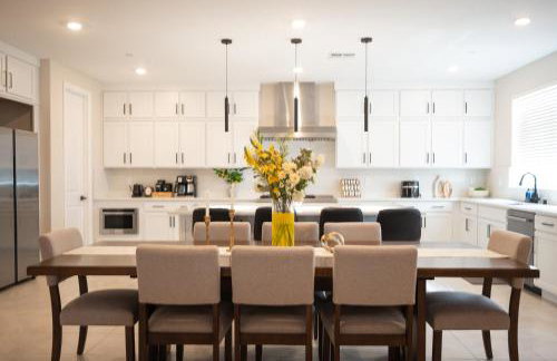 Modern Spacious 6BR Villa with Game Loft 5 Min to Strip, Stadium & Shopping! - Foto 26