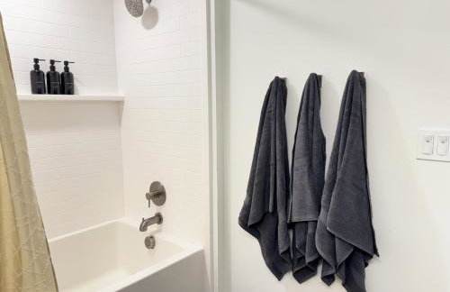 New Oasis Near Disneyland Pool Gym Free Parking - Foto 45