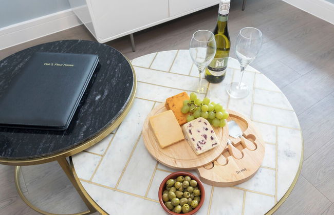 Elliot Oliver - Cosy 2 Bedroom Town Centre Apartment - Photo 13