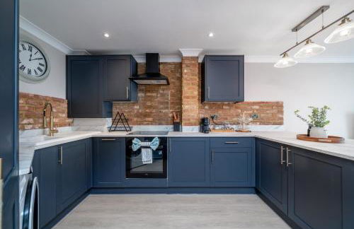 2 Bed Flat in Woking Central - Foto 38