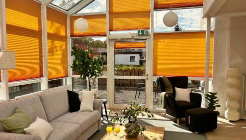 Sonnenplatz mit Parkplatz - Zentral und Elegant - Foto 3