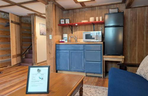 Low LVL Cabin Privte Suite, Kitchenette, AC&Heat, SKI - Foto 5