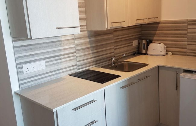 Melini Hotel Suites - Photo 18