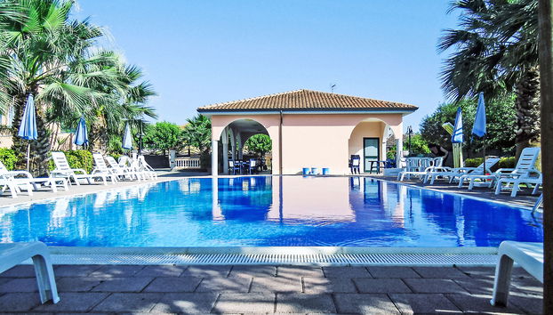 Laura - Foto 3, Pool Outdoor