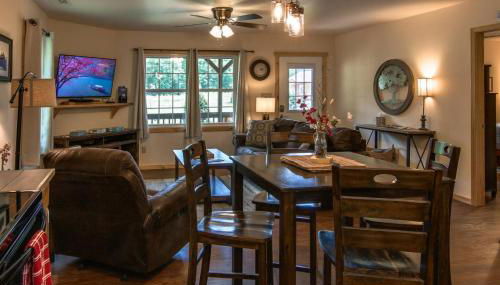 Train Rides, Trails and Casino Fun is Your Smoky Hub - Foto 5, Garden view