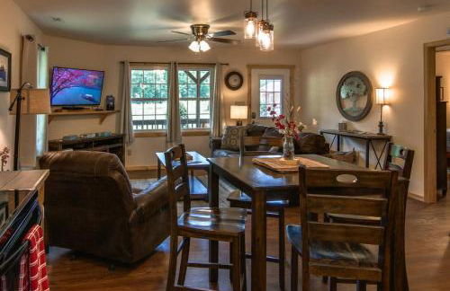 Train Rides, Trails and Casino Fun is Your Smoky Hub - Foto 5