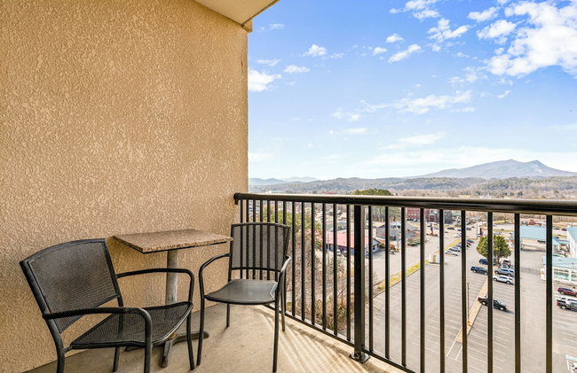 Eagles Landing 1BR Heaven - Photo 37