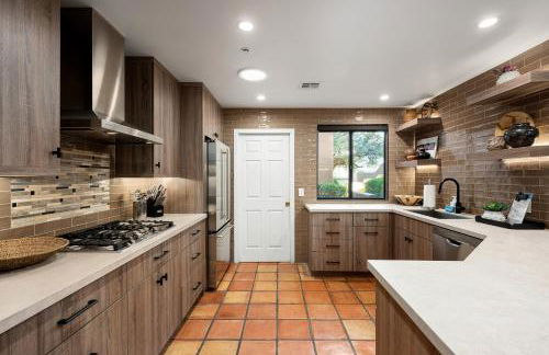 Exclusive Boulders Retreat near Downtown Cave Creek hiking scenic views. - Foto 10