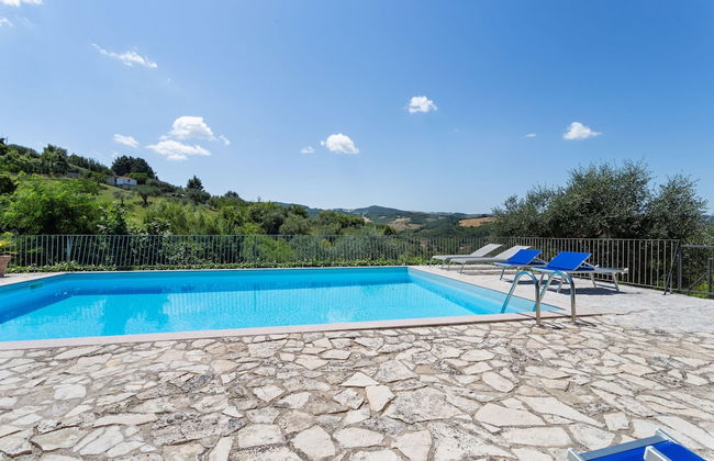 Gorgeous Mansion in Ripabottoni With Swimming Pool - Photo 74