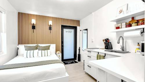 CasaMia Private Studio Near Wynwood & Design District w Free Parking & Bikes - Foto 1