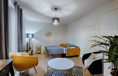 Les Graveurs - Centre Bourgoin - Parking Gratuit - Foto 9