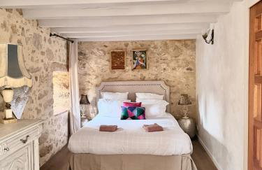 Manoir médiéval art déco - Logis des 3 Artistes - Photo 7