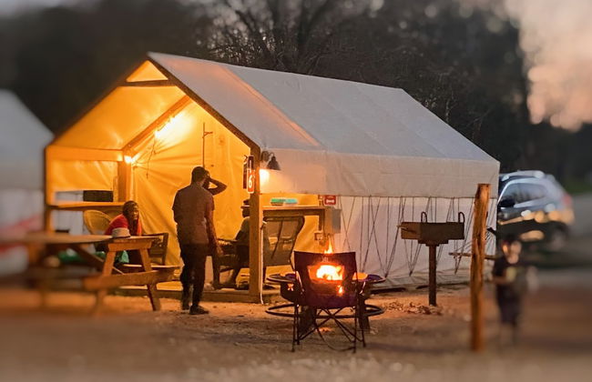 Son's Rio Cibolo - Glamping Cabin D - Foto 77