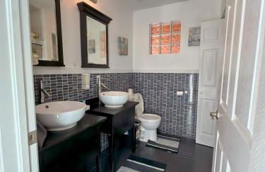 Luxurious 4-Bedroom House with Pool - Foto 6