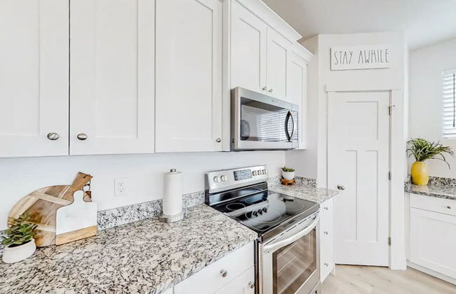 Bear Lake Haus - Luxury Bear Lake Retreat - Photo 4