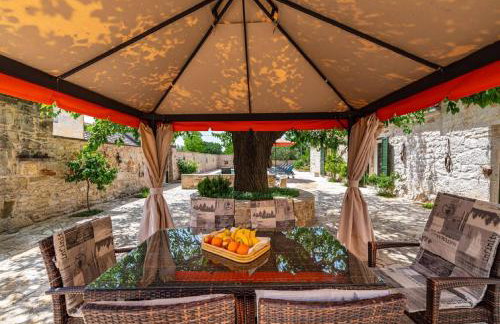 MY DALMATIA - Authentic villa Zvonko with private swimming pool - Foto 6