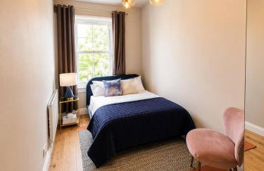 Gorgeous Hyde Park Home with Lift-Elevator Access & Nice View - Foto 43