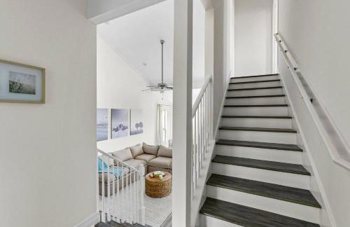 Palms & Pelicans - Photo 50