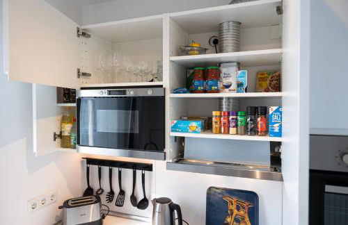 Rob's Suite - Zentrale Design-Suite am Opernplatz, 2 Zimmer, 2 Bäder und Top-Ausstattung - Foto 6