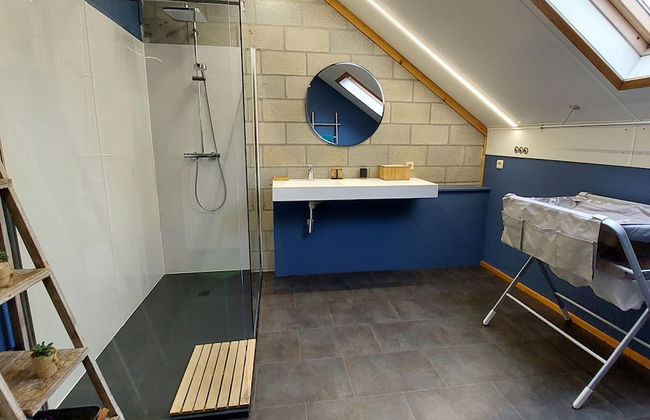 Rustic Holiday Home with Sauna & Hot Tub in Wooded Area - Photo 21