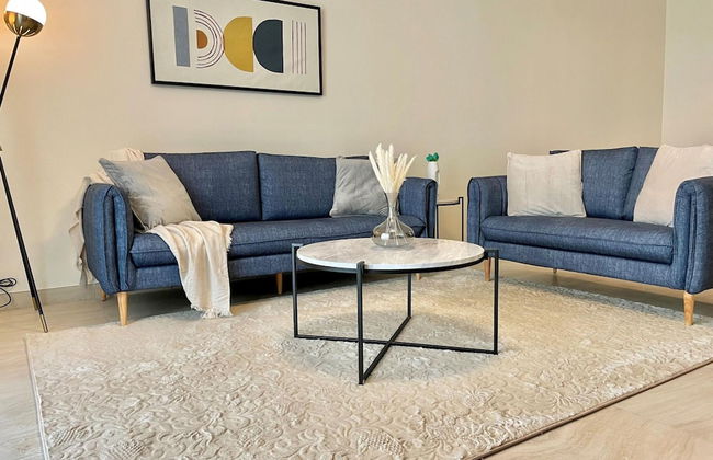 Elite LUX Holiday Homes - Spacious 2BR With Direct Metro Access in Al Furjan Dubai - Photo 19