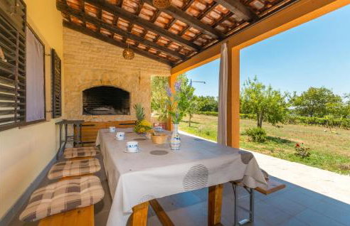 4 Bedroom Stunning Home In Polaca - Foto 4