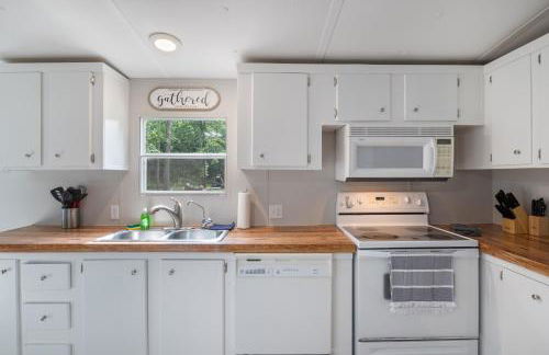 New! 2 Homes-Firepit, Hot Tub, Huge Yard and Dock - Foto 19