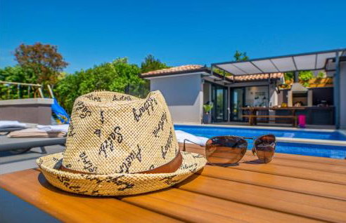 Villa with Swimming Pool, Outdoor Kitchen, Sauna, Hot Tub, Play Area, Sea View - Foto 31