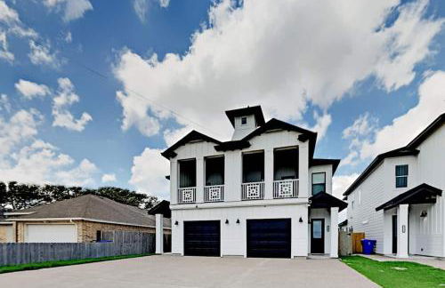 Luxurious Family-friendly Oasis with Laguna Views - Foto 1