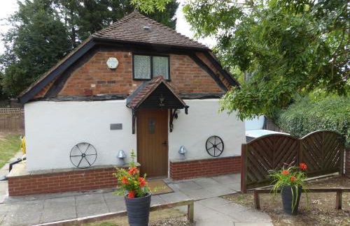 Romeo Cottage - Sleeps 4 - Open Plan Barn - Private Hot Tub & Garden - Foto 45