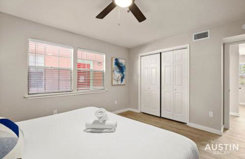 Walk to Restaurants or Cook in Subway Tile Kitchen - Photo 16