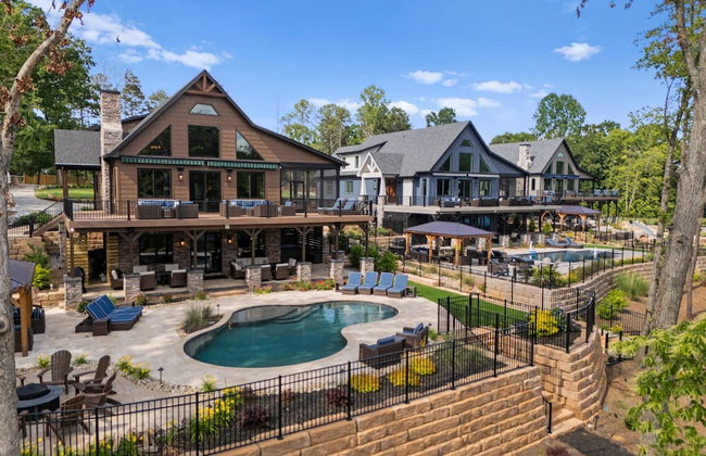 Black Bear Lodge by Avantstay Lakefront Dock Pool Theater Sleeps 20 - Foto 70