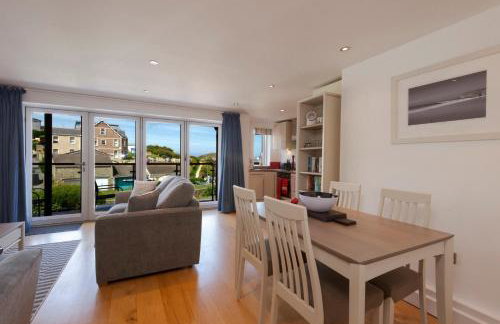 The Beach House & Porth Sands Apartments - Photo 12