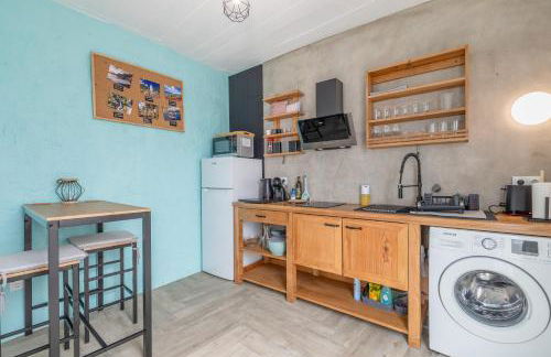 Scenic Home with Panoramic Sea & Mountain Views in São Vicente - Foto 23