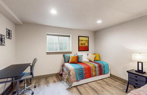 Easy Commuting! Renovated Greeley Apartment - Photo 8