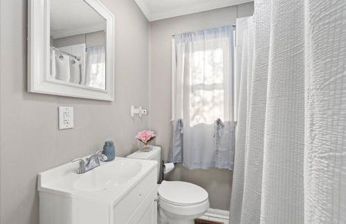 Stylish Private Room in Peaceful Home| 30 Nite Min - Foto 22