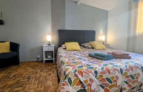 Grand duplex - Parking privé - Centre - Calme - Foto 23