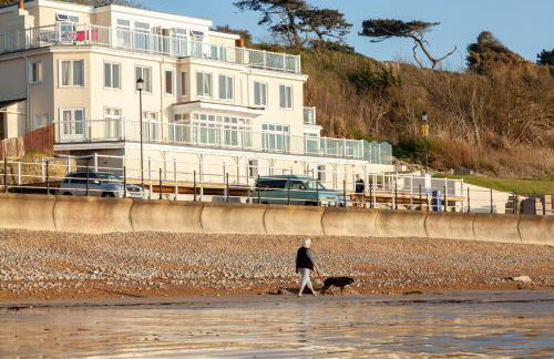 Garden Apartment, 1 Pilots Point - Photo 13