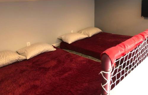 Hockey Themed Room with Wooded Trails - Foto 19