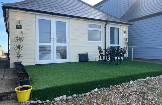 Contemporary Beachfront Bungalow With Direct Access to the Sea - Foto 40