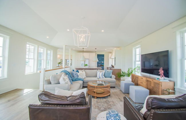 Stunning 4BR Vacation Rental With Private Pool, Spa, & Resort Club Cards - Photo 17