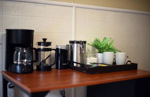 HostWise Stays - Block to AGH - King Bed, Free Off Street Parking - Foto 18