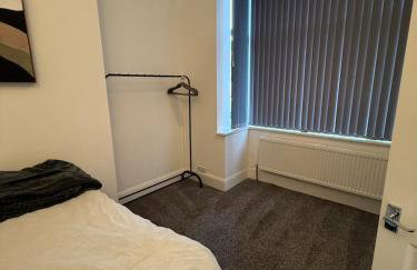 Hidden Gem - 4 Bedroom Home - Photo 4