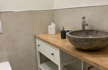 BESOTEL Erkrath - 20 Wohnungen 2 Standorte 35 Schlafzimmer 29 Badezimmer 52 Betten für 73 Gäste - Foto 49