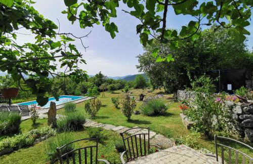 Villa Mavrici, Nature Paradise with pool - Foto 38