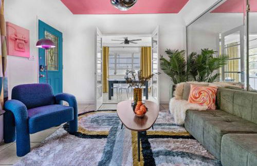 Retro Rewind - Location parking and all the vibes - Foto 6